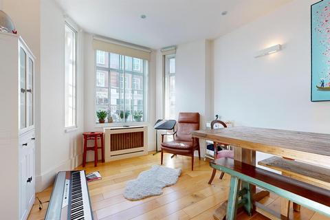 4 bedroom flat for sale, Kensington High Street, London W8