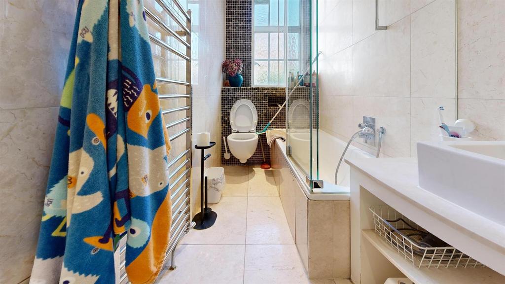 20 PCshowerroom3.jpg
