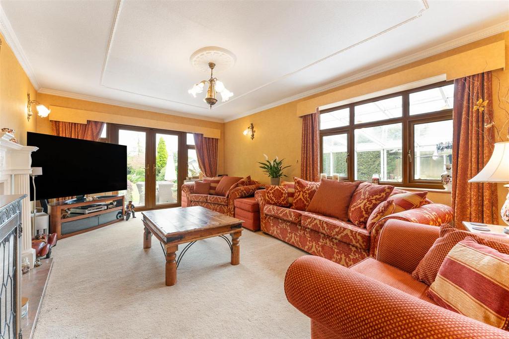 132 Earlswood Common 19.jpg