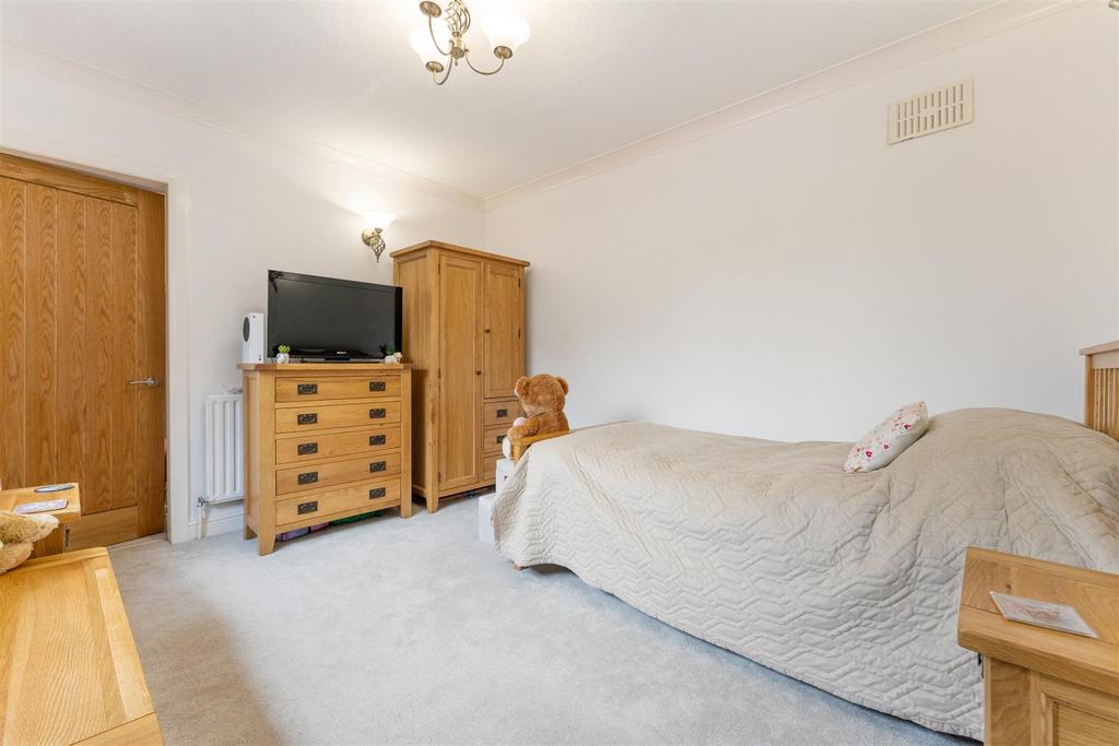132 Earlswood Common 9.jpg