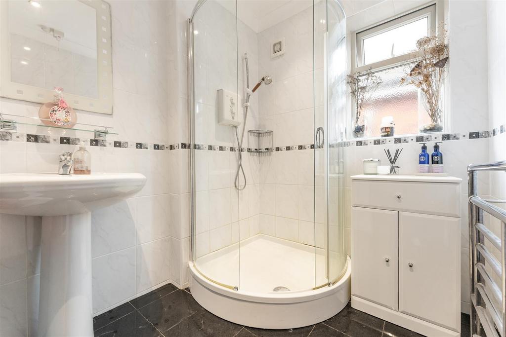 132 Earlswood Common 8.jpg