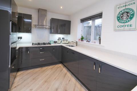 5 bedroom detached house for sale, Boshaw View, Holmfirth HD9