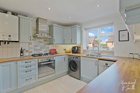 89a Beaconfield Road, Epping, CM16 5AT