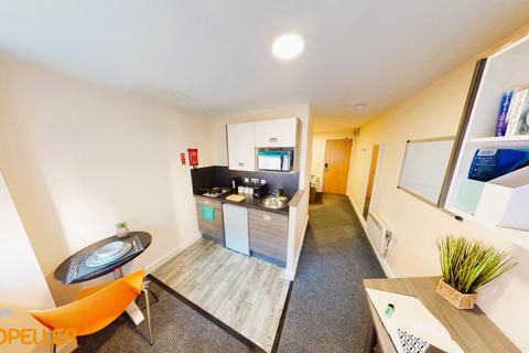 Studio to rent, The Cube, Bolton BL1