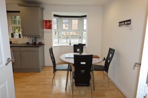 3 bedroom semi-detached house to rent, The Willows, Roker Lane, Pudsey