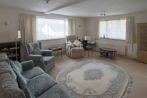 3 bedroom detached bungalow for sale, Taunton Lane, Coulsdon, CR5 1SF