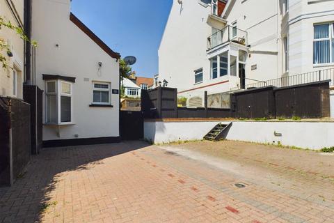 3 bedroom semi-detached bungalow for sale, The Leas, Westcliff-On-Sea SS0