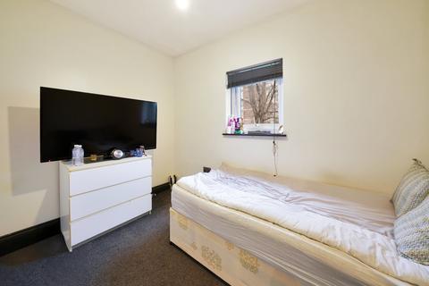 5 Stuart Road, Thornton Heath, CR7 8RA