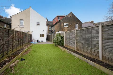 5 Stuart Road, Thornton Heath, CR7 8RA