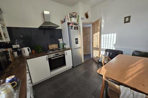 2 bedroom apartment to rent, Ripon Road, Tottenham, N17