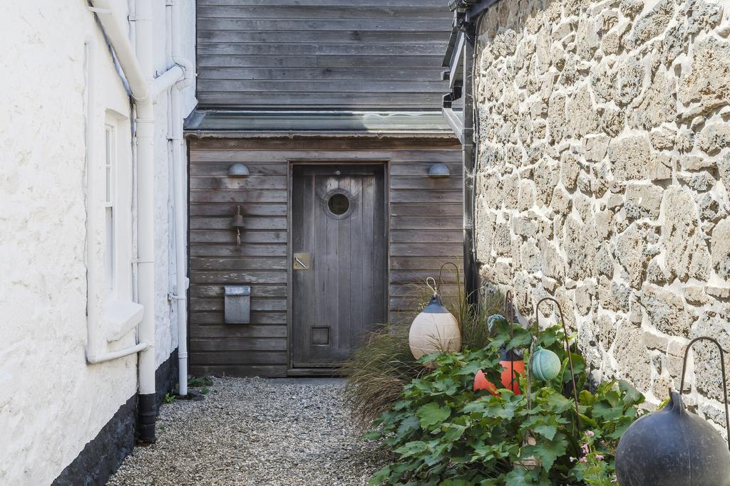 156685 - CHYMDER FARMHOUSE, HELSTON-36.jpg