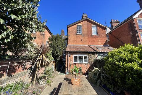 5 bedroom terraced house for sale