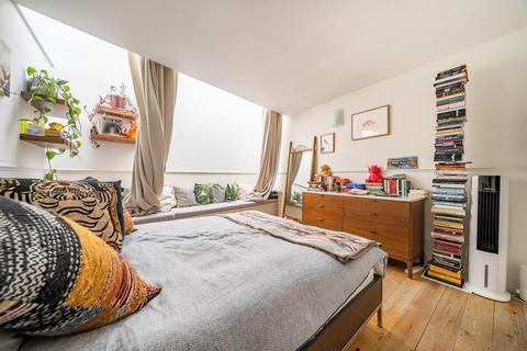 3 bedroom maisonette for sale, Notting Hill,  London,  W11,  W11