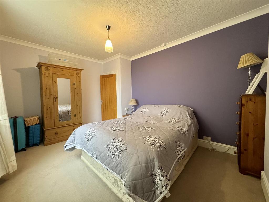Double bedroom 1