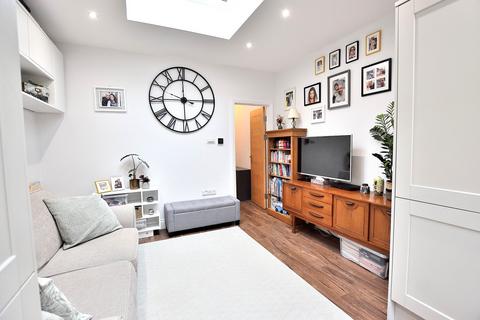 12a The Mall, London, N14 6LN