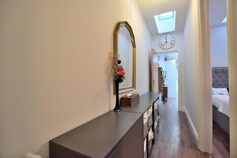 12a The Mall, London, N14 6LN