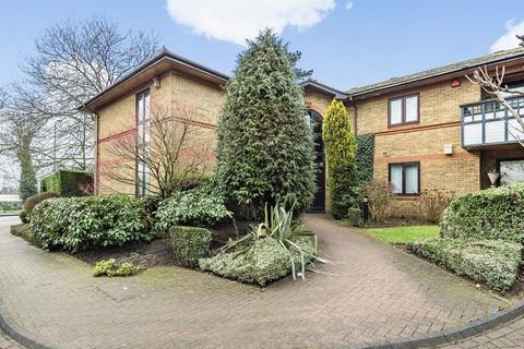 2 bedroom flat for sale, The Cloisters, Bushey High Street