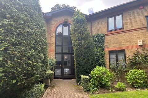 2 bedroom flat for sale, The Cloisters, Bushey High Street