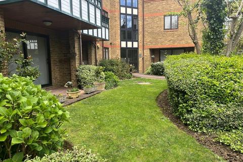 2 bedroom flat for sale, The Cloisters, Bushey High Street