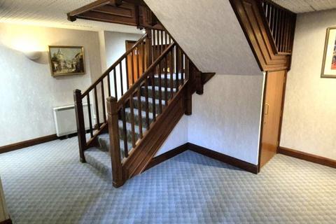 2 bedroom flat for sale, The Cloisters, Bushey High Street