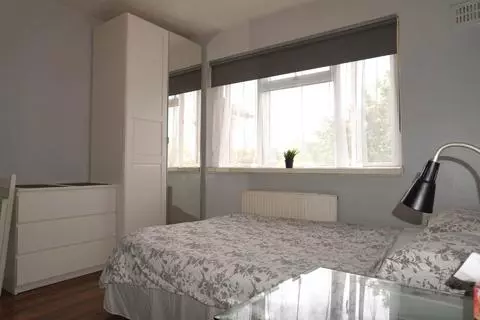 4 bedroom house share to rent - View 3