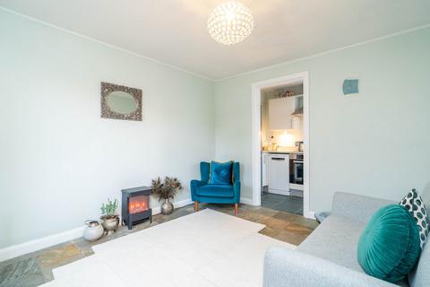 25 Robert Burns Drive, Edinburgh, EH16 6YP