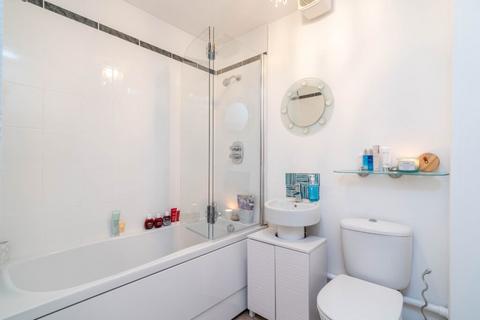 25 Robert Burns Drive, Edinburgh, EH16 6YP