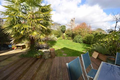 54 Laurel Way, London, N20 8HU