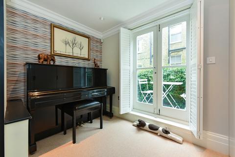 3 Redesdale Street, London, SW3 4BL