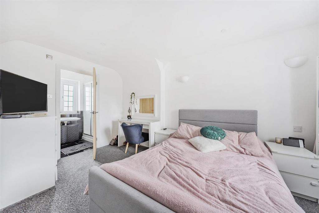Homestead village Ramsgate, 3 bed room end of terr