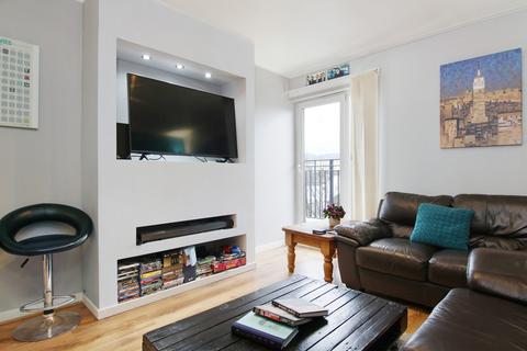 2 bedroom flat for sale, 90/7 Chesser Crescent, Edinburgh, EH14 1SE