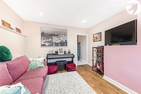 2 bedroom maisonette for sale, Dartford Road, West Dartford, Kent, DA1