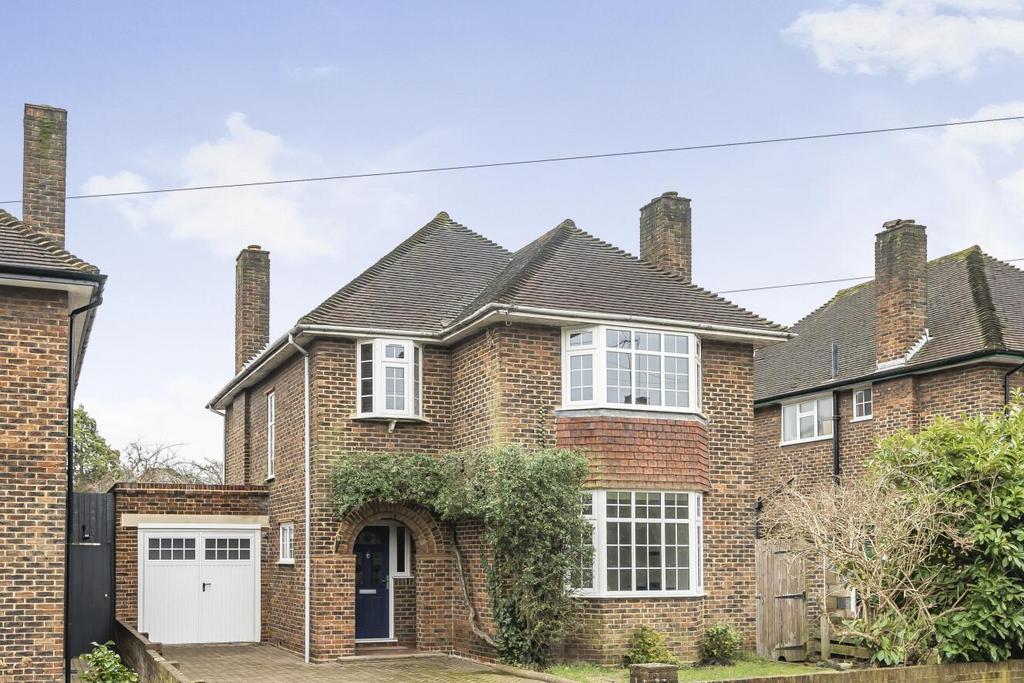 Little Court, West Wickham, Kent, BR4 4 bed detached house - £800,000