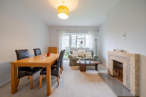 3 bedroom flat for sale, Wandsworth Common West Side, Battersea