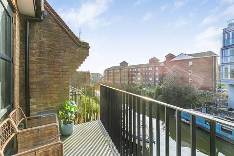 2 bedroom apartment for sale, High Street, Brentford, TW8