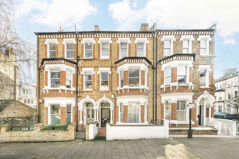 2 bedroom flat to rent, Kenwyn Road, London SW4