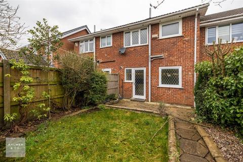 3 bedroom terraced house to rent, Braithwaite Road, Lowton WA3