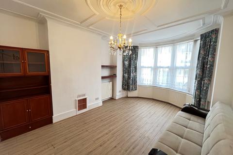 1 bedroom flat to rent, Riverway, London