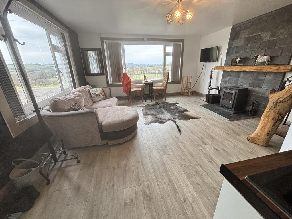 Kitchen / Living Room