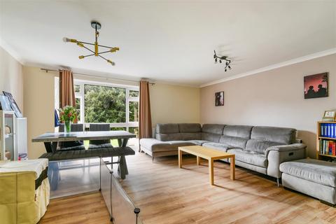 2 bedroom flat for sale, The Grove, Epsom