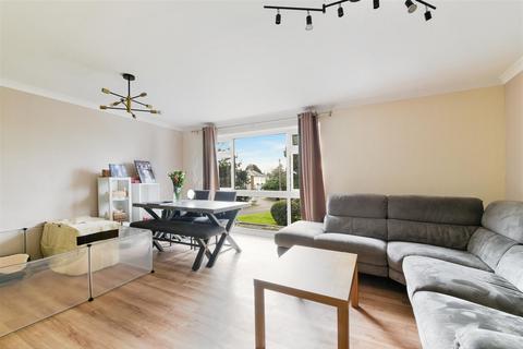 2 bedroom flat for sale, The Grove, Epsom