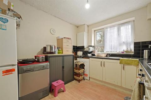 3 bedroom maisonette for sale, Harvey House, London Road, Essex