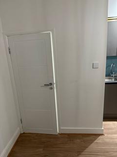 Studio to rent, Friern Barnet Road
