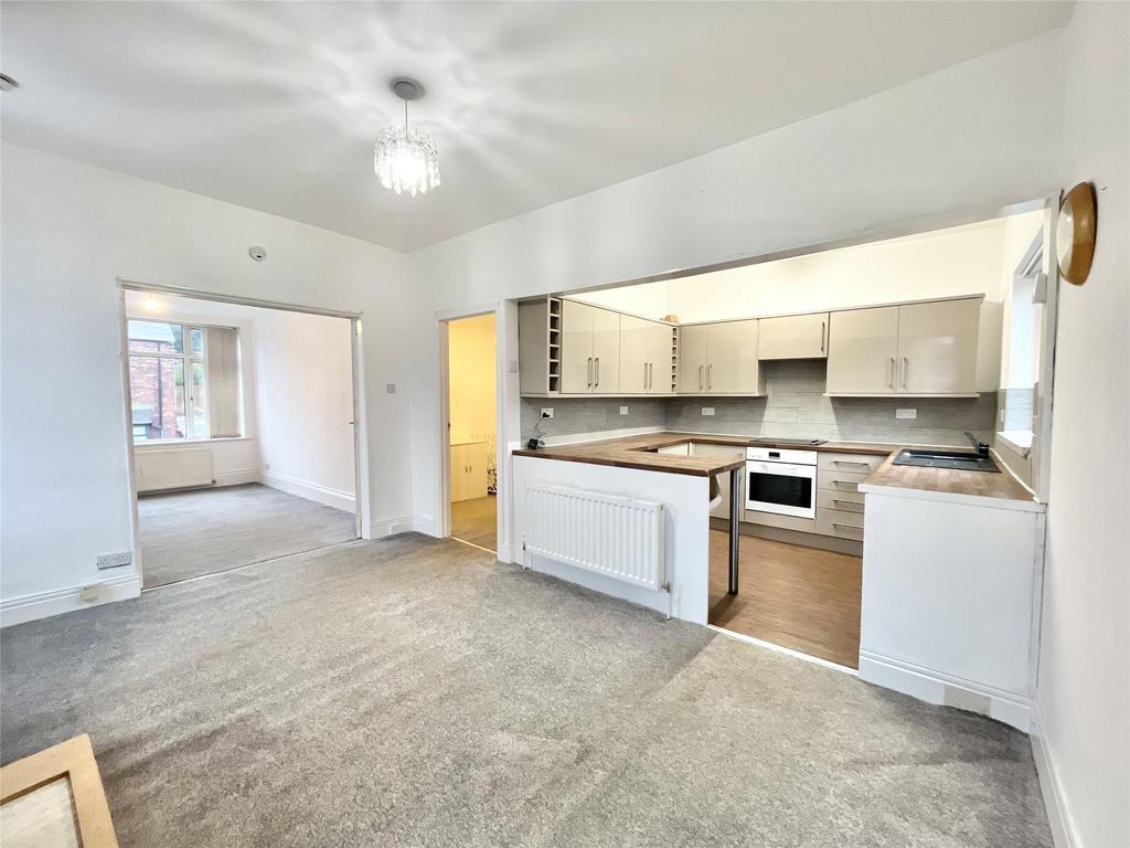 Lounge/Kitchen