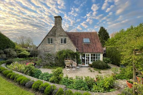 3 bedroom detached house for sale, Winchcombe, Cheltenham, Gloucestershire, GL54