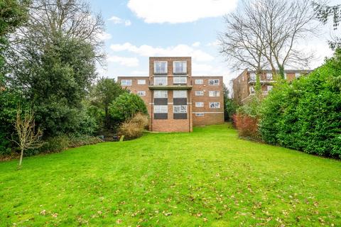 2 bedroom apartment for sale, Oatlands Drive, Weybridge, KT13