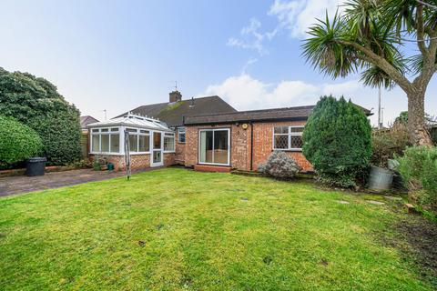 2 bedroom bungalow for sale, Herlwyn Avenue, Ruislip, Middlesex