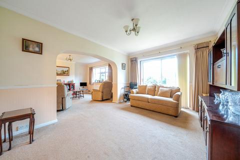 2 bedroom bungalow for sale, Herlwyn Avenue, Ruislip, Middlesex