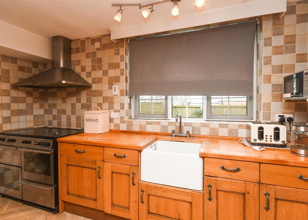 127 Wolverhampton Road - Kitchen.jpg