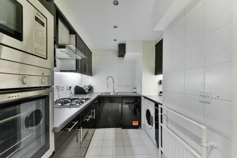 2 bedroom flat for sale, Charter House, Crown Court, London